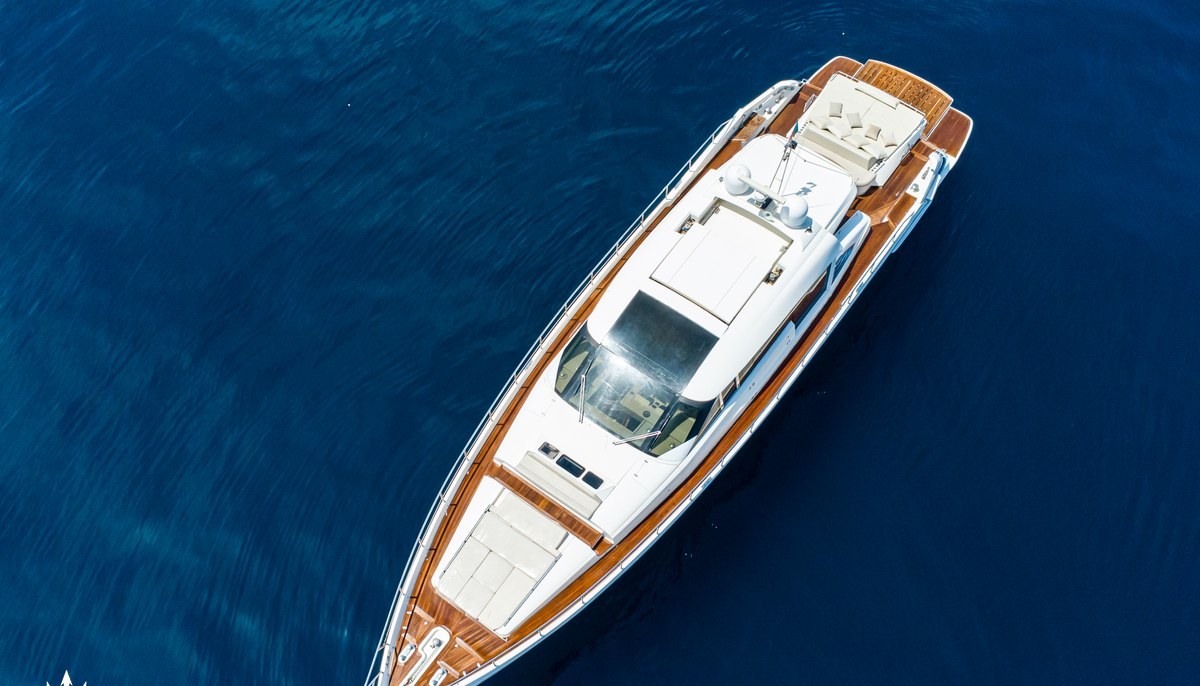SOARIS yacht charter 3