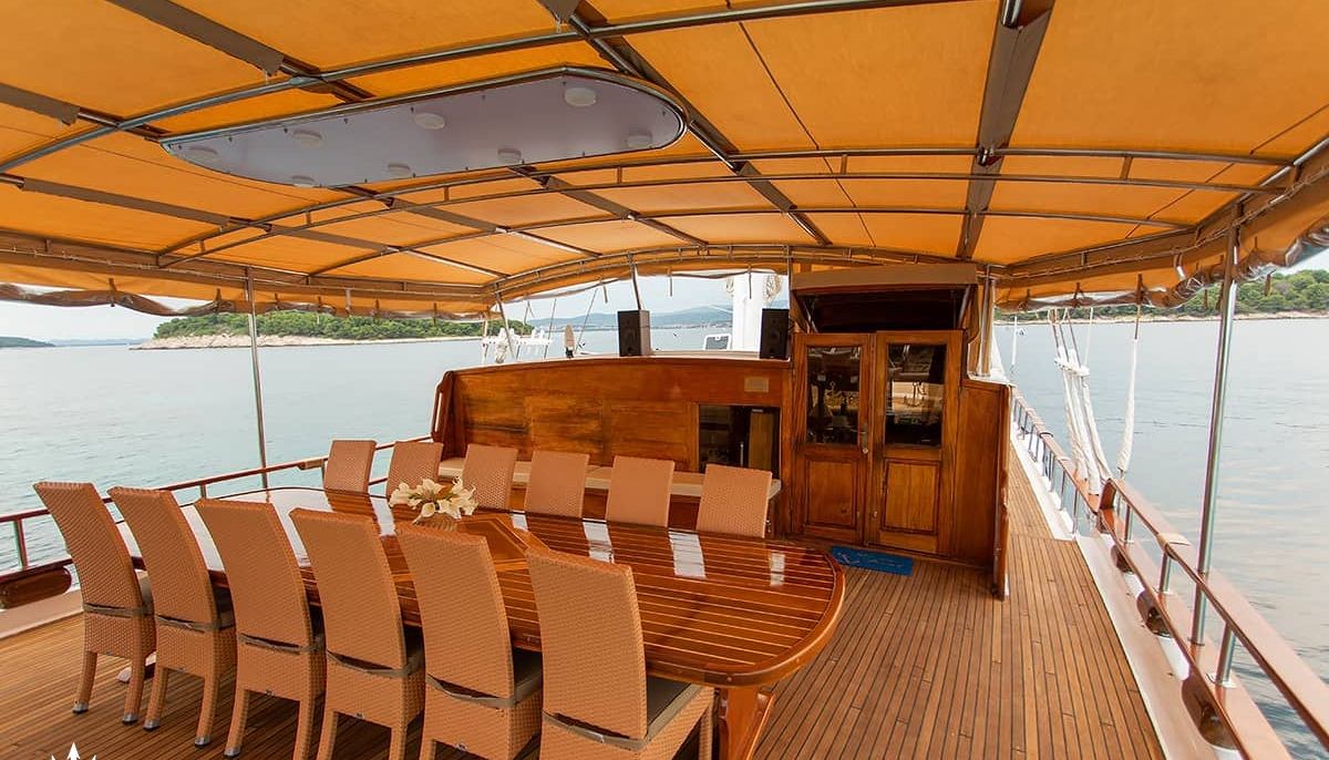 KADENA yacht charter 5