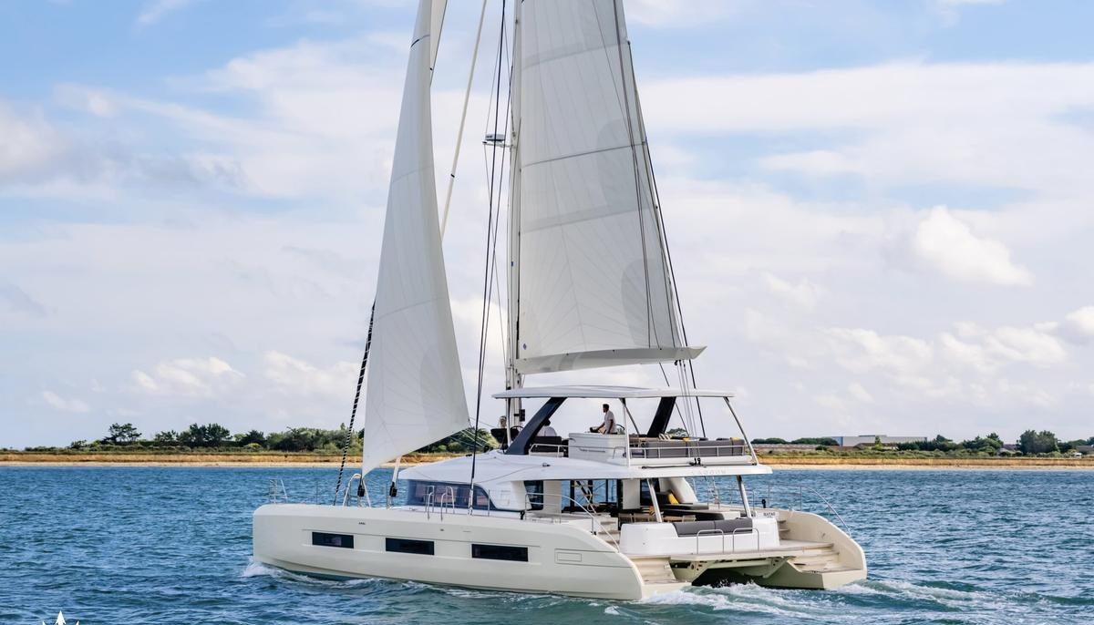 REVE BLEU yacht charter 2