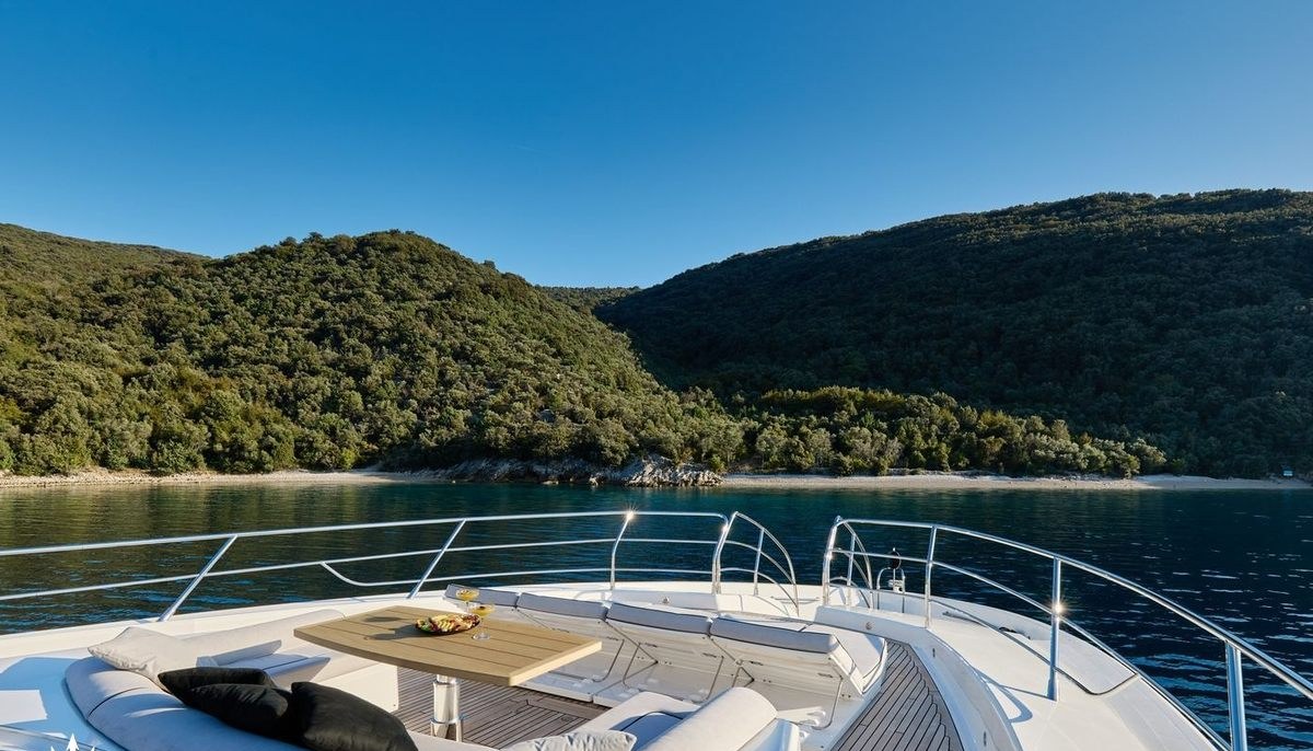 WICKED PLAY yacht charter 3