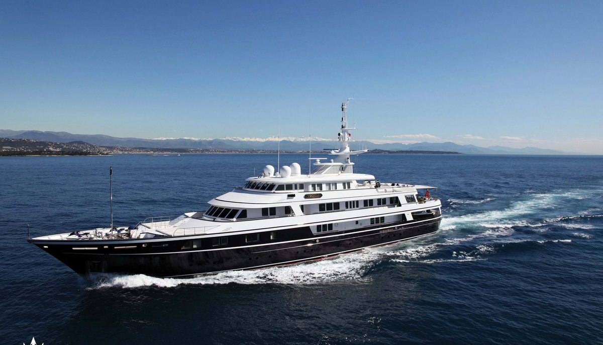 VIRGINIAN yacht charter 2