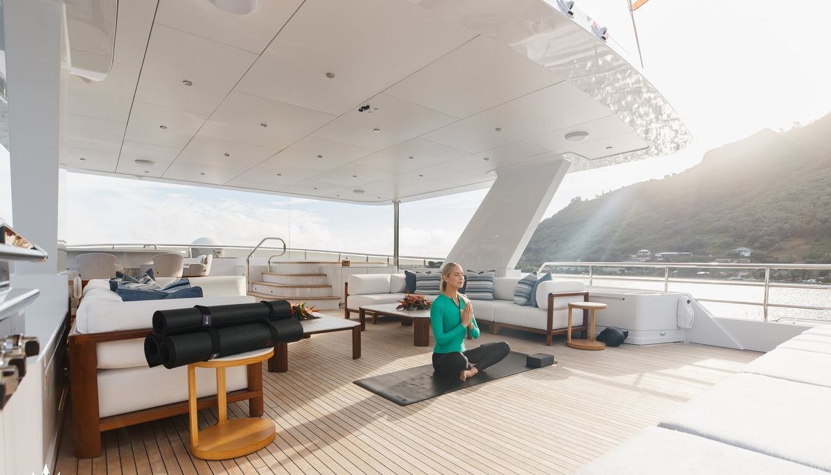 LIMITED RISKS yacht charter 3