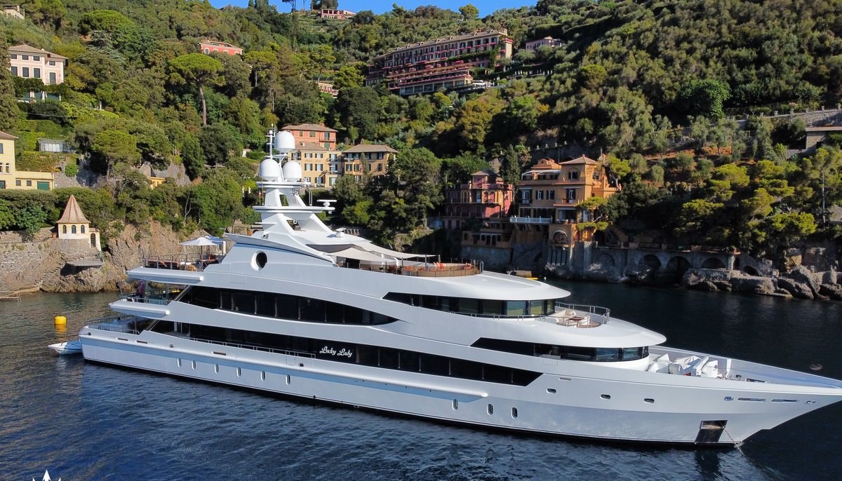LUCKY LADY yacht charter 2