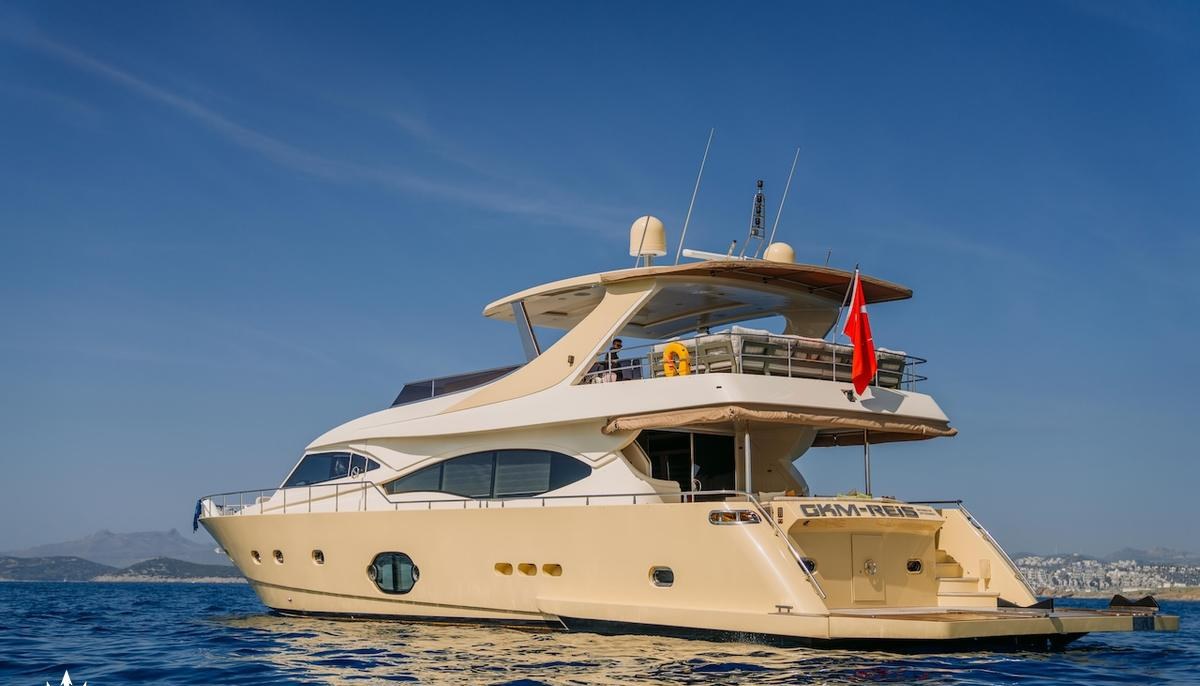 GKM-REIS yacht charter 2