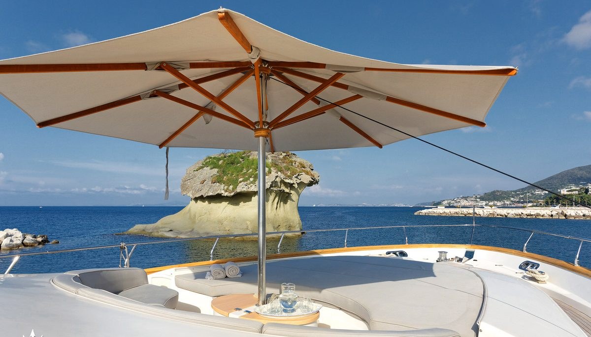 LUDI yacht charter 4