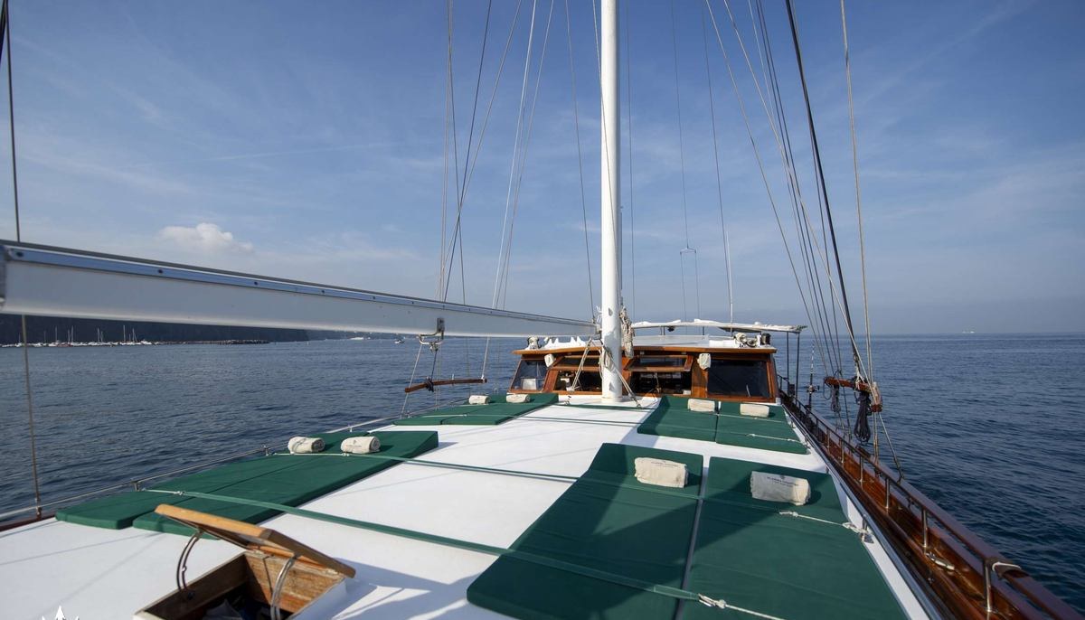 DERIYA DENIZ yacht charter 3