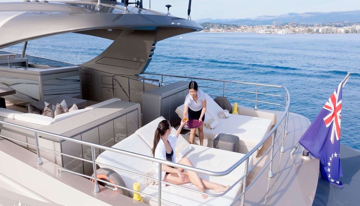 THE PALM yacht charter 5