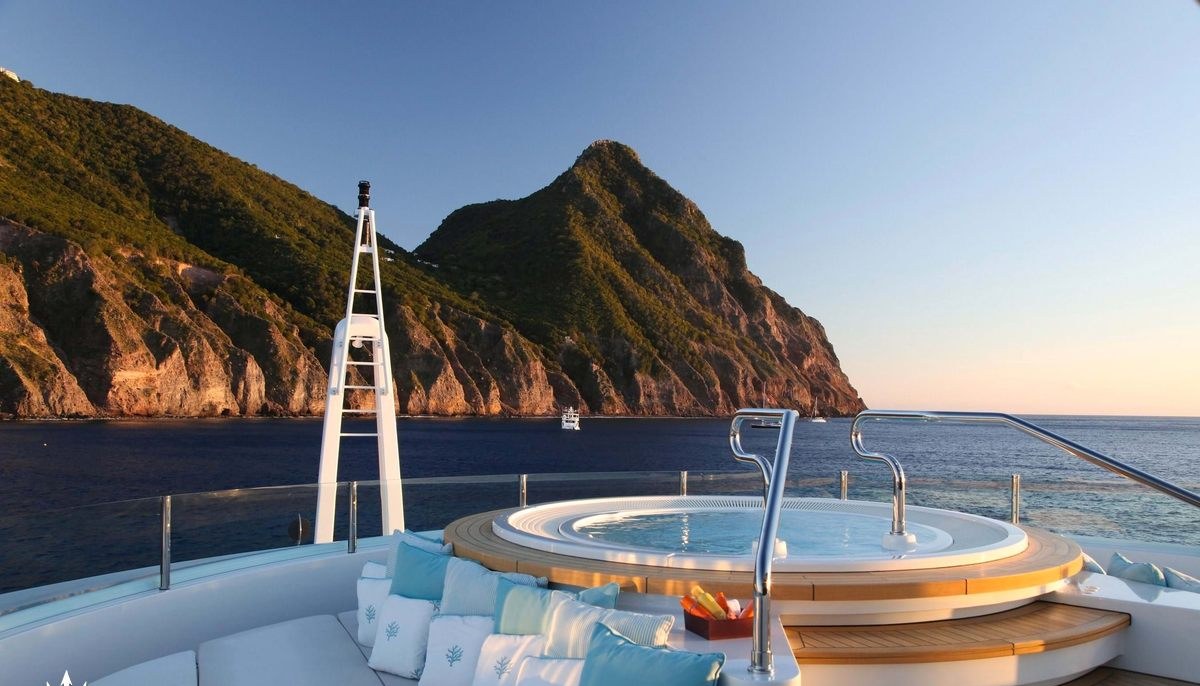 MARAYA yacht charter 3