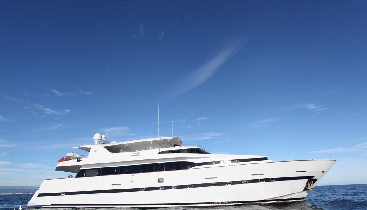 MOONDANCE yacht charter 2
