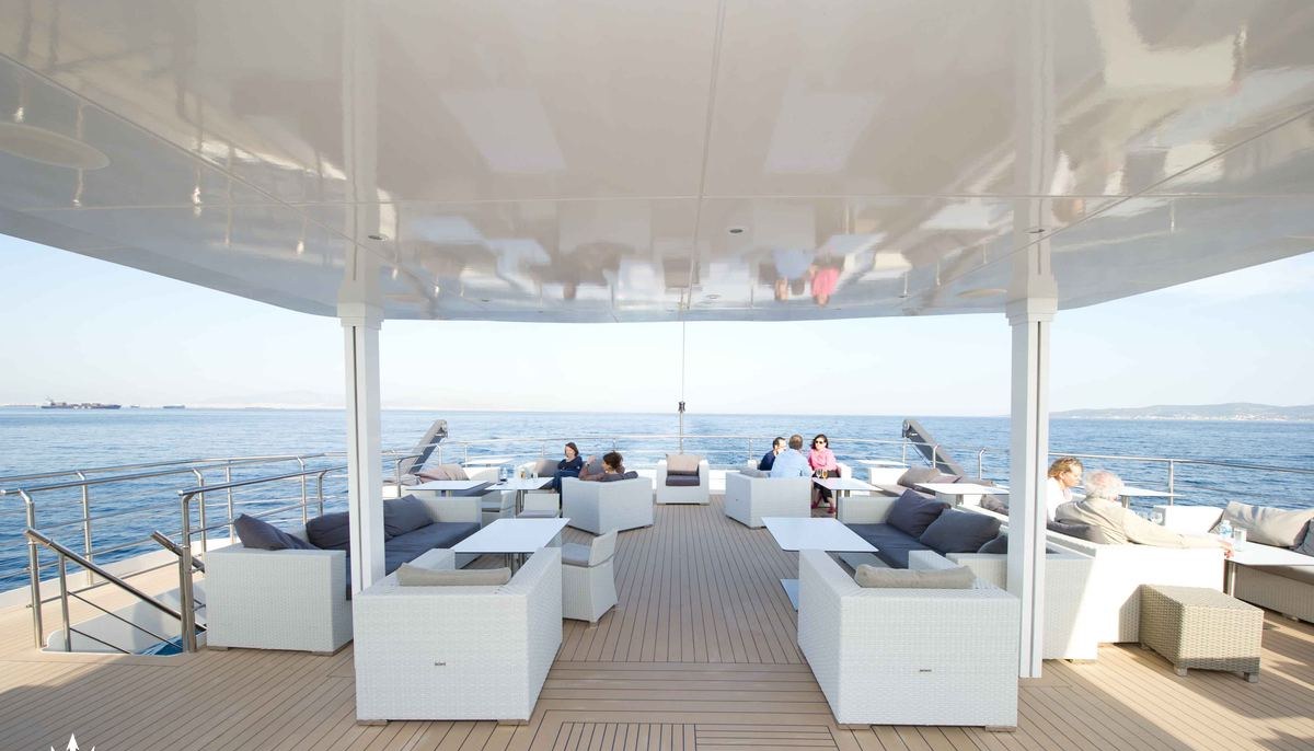 VARIETY VOYAGER yacht charter 3