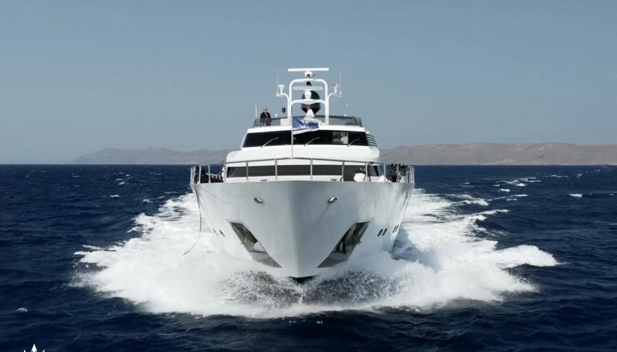 BELLINI yacht charter 3