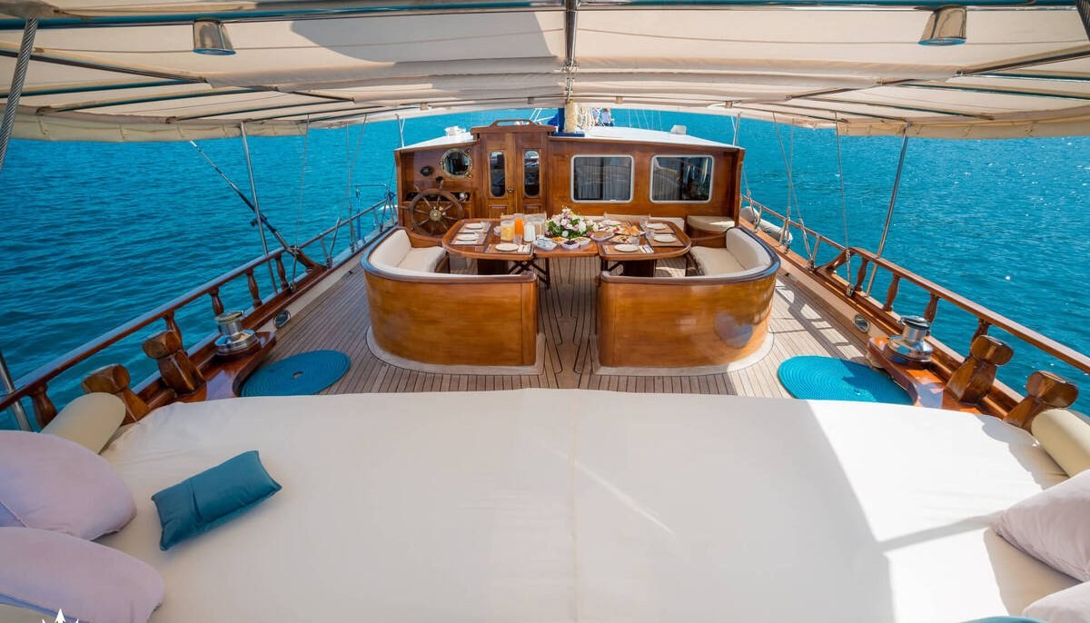 KAPTAN SEVKET yacht charter 4