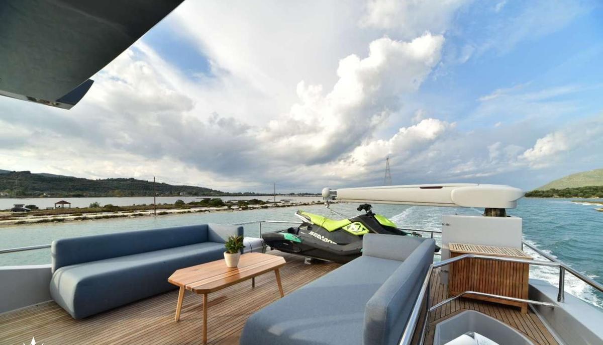 STELA117 yacht charter 4