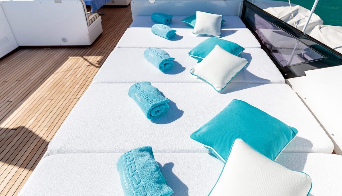 HEMILEA yacht charter 3