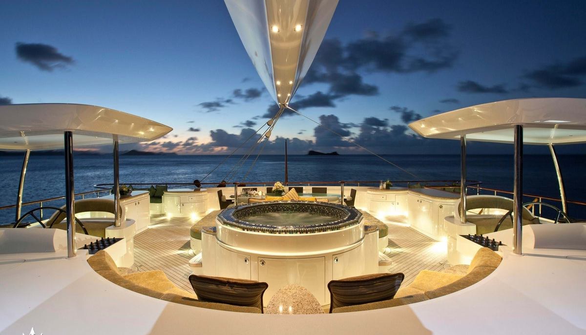HEMISPHERE yacht charter 4