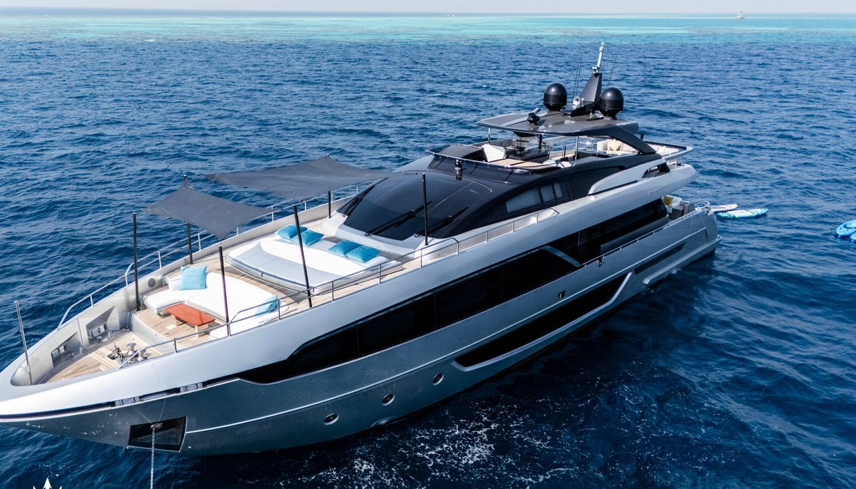 DARK HORSE yacht charter 2