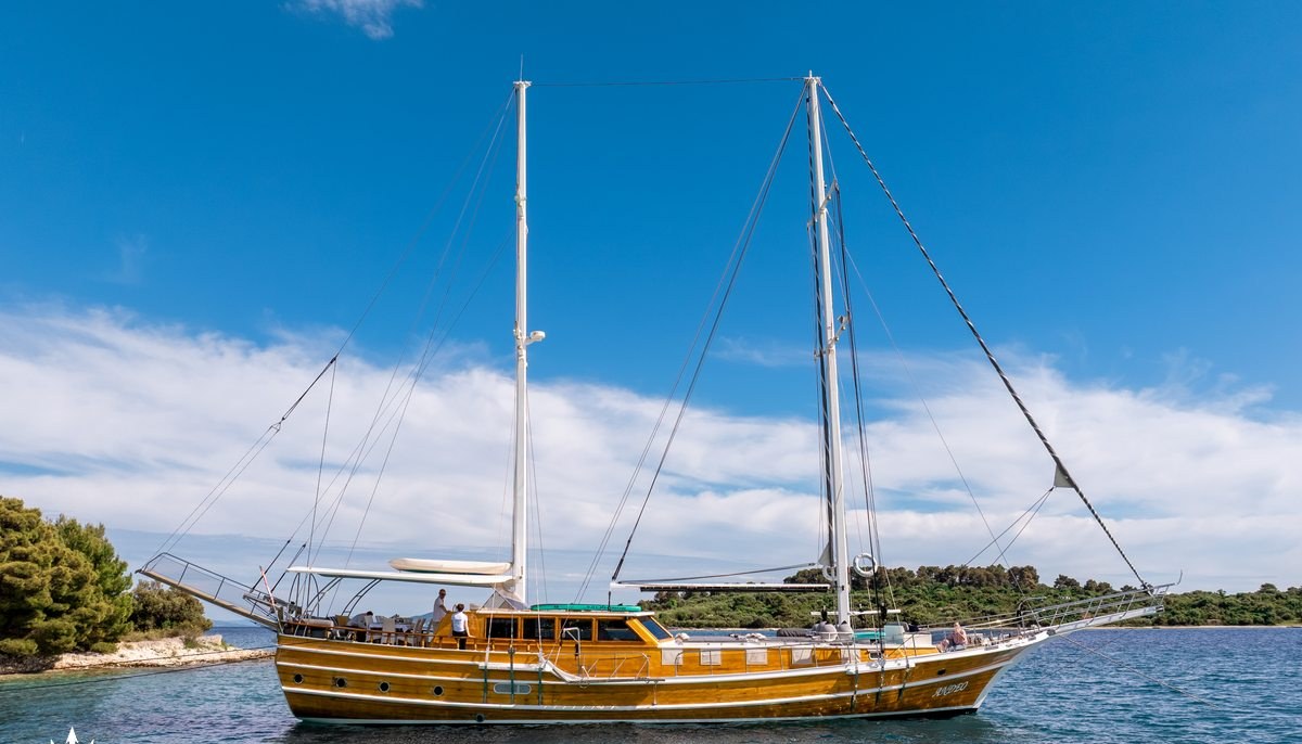 ANDEO yacht charter 2