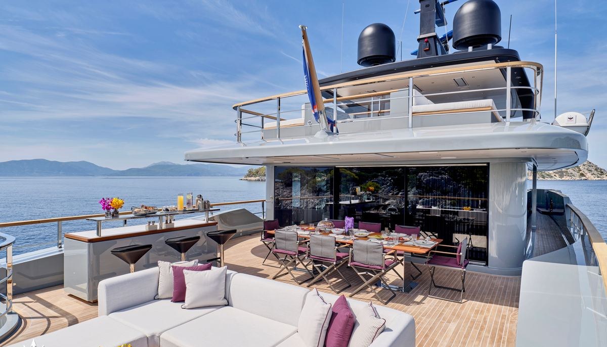 PARA BELLUM yacht charter 4