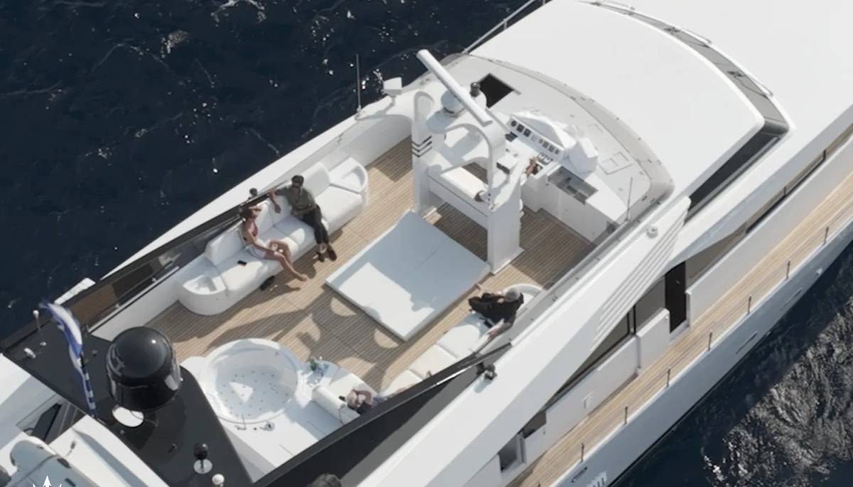 BELLINI yacht charter 4