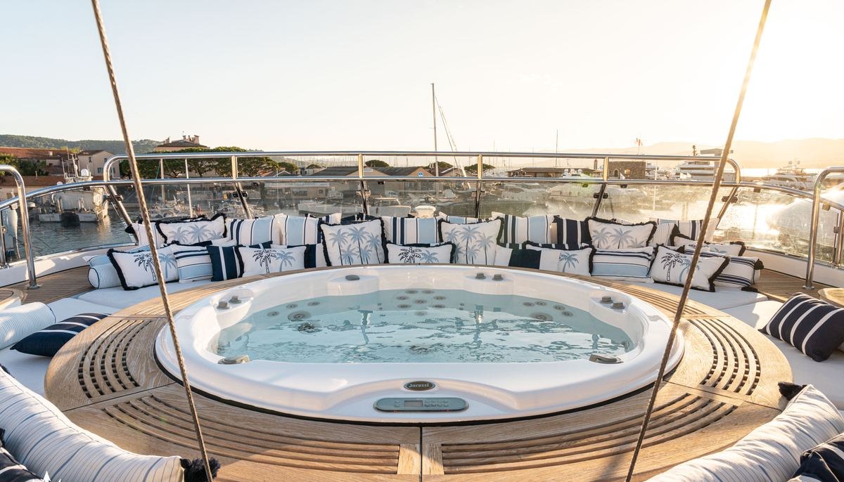BINA yacht charter 3