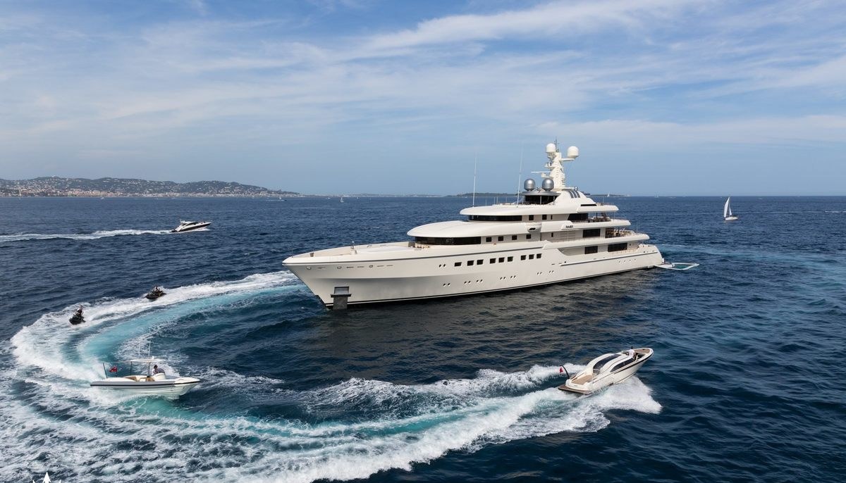 ROMEA yacht charter 2