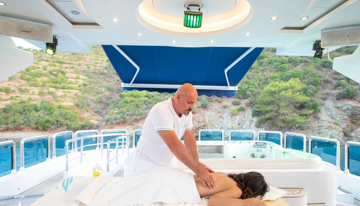 DESTINY yacht charter 5