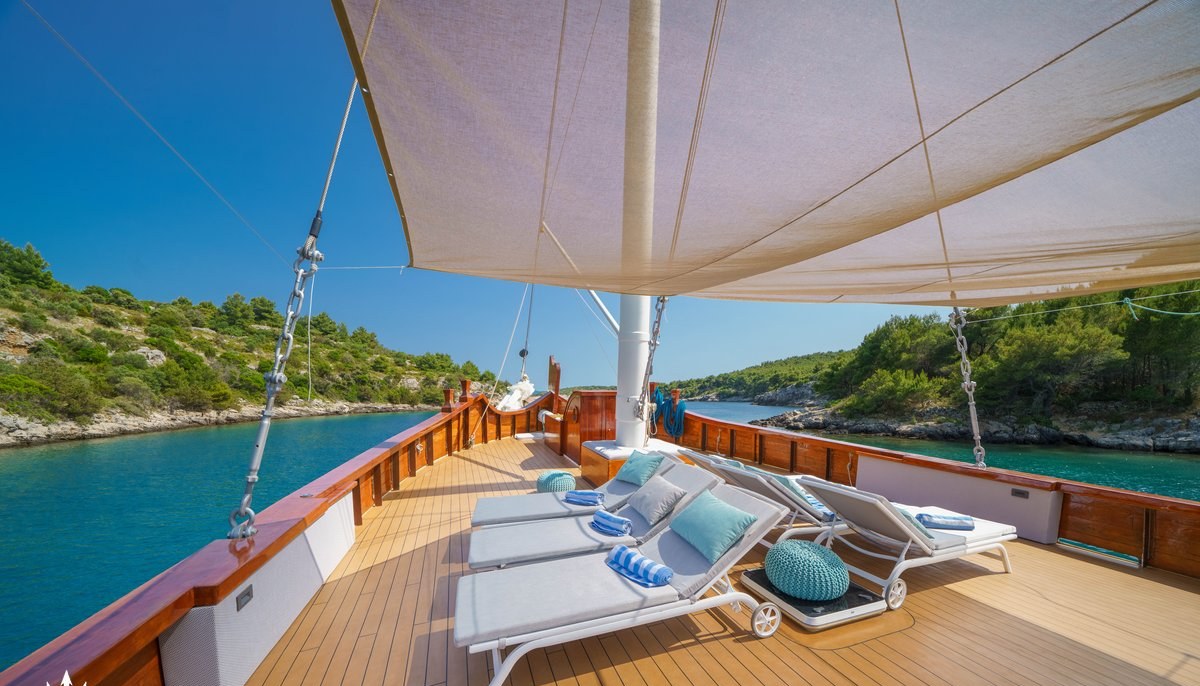 GREEN RAY yacht charter 4