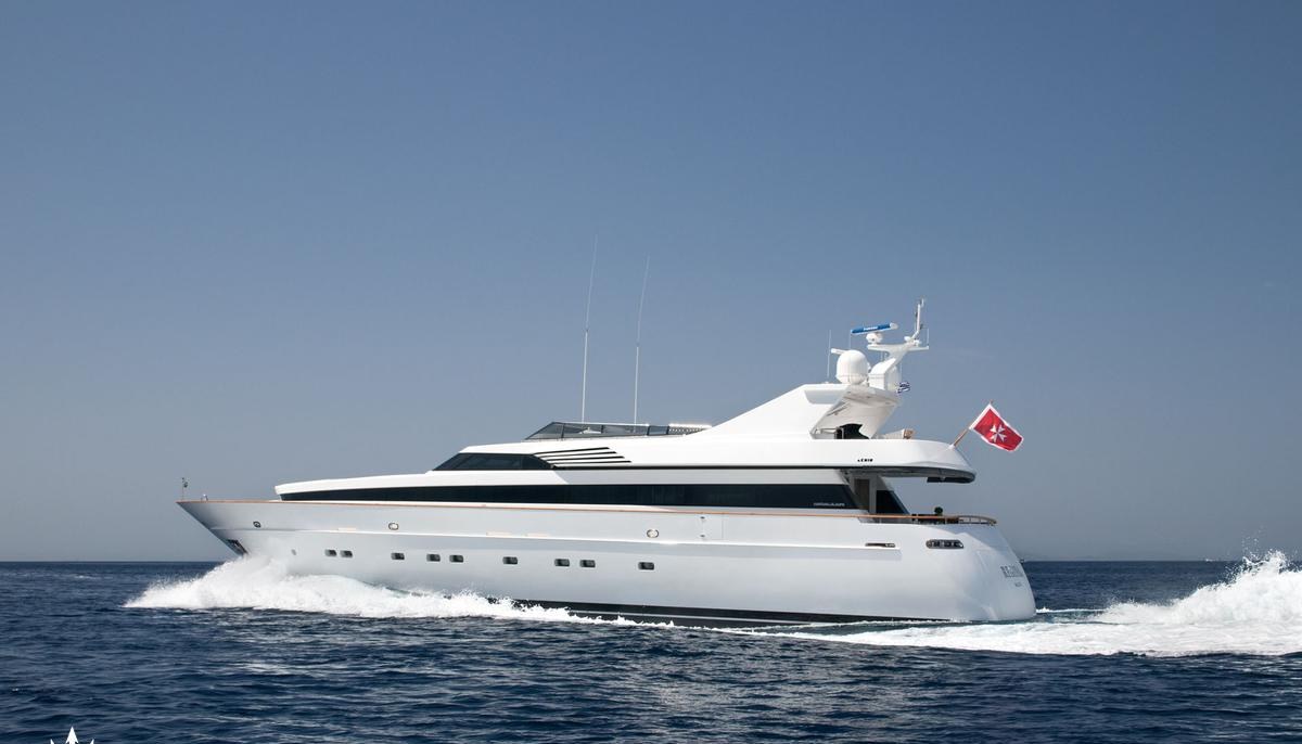 PASTA FLORA yacht charter 2