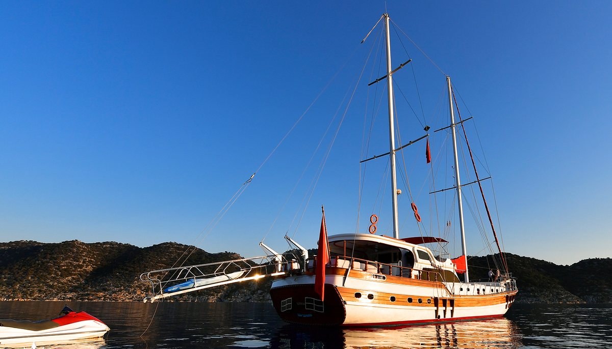 BLU DREAM yacht charter 3