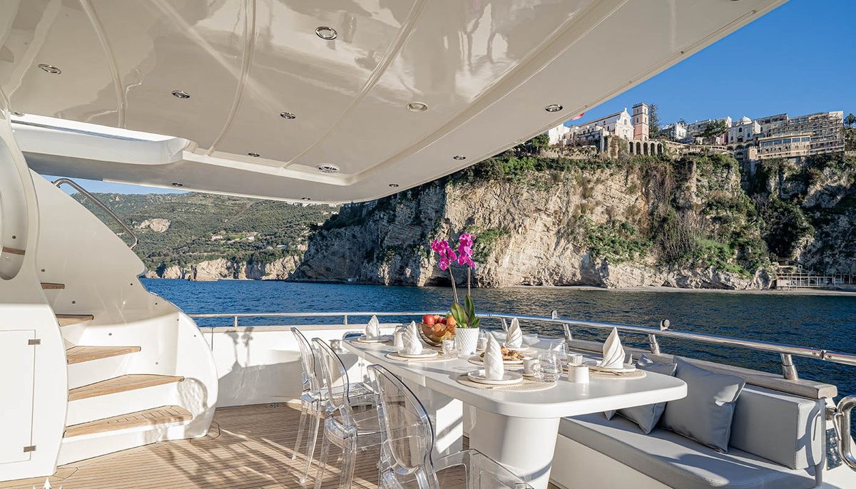 GEMINI 3 yacht charter 5