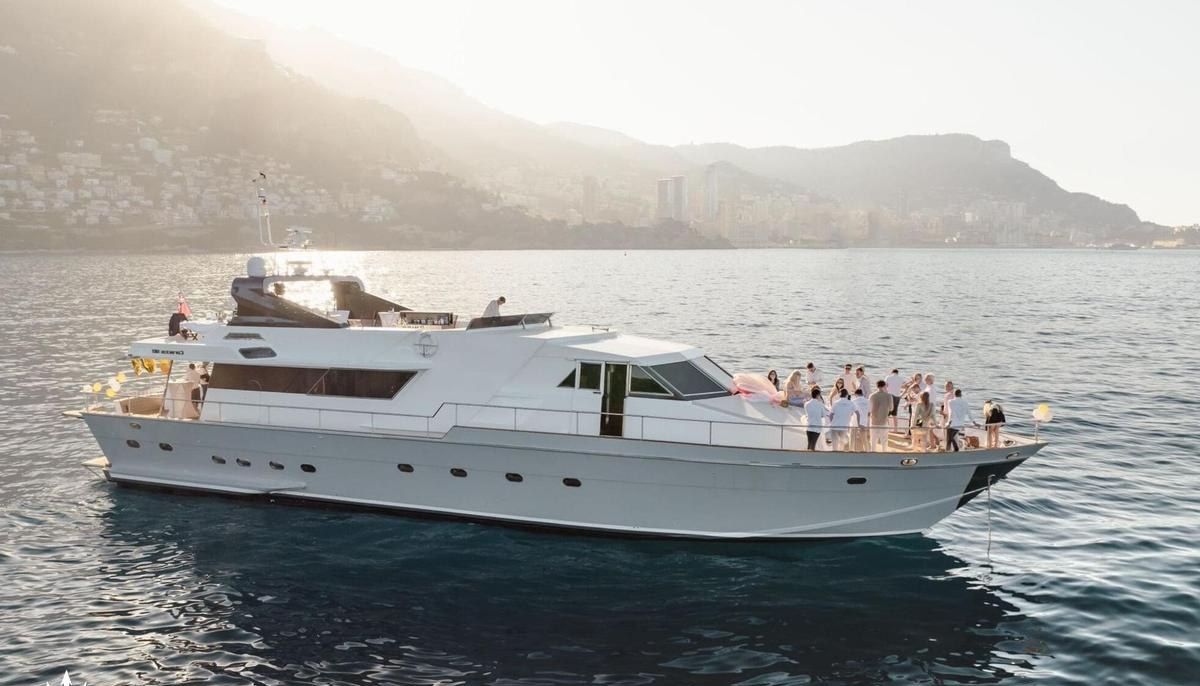 ZAFFIRO yacht charter 2