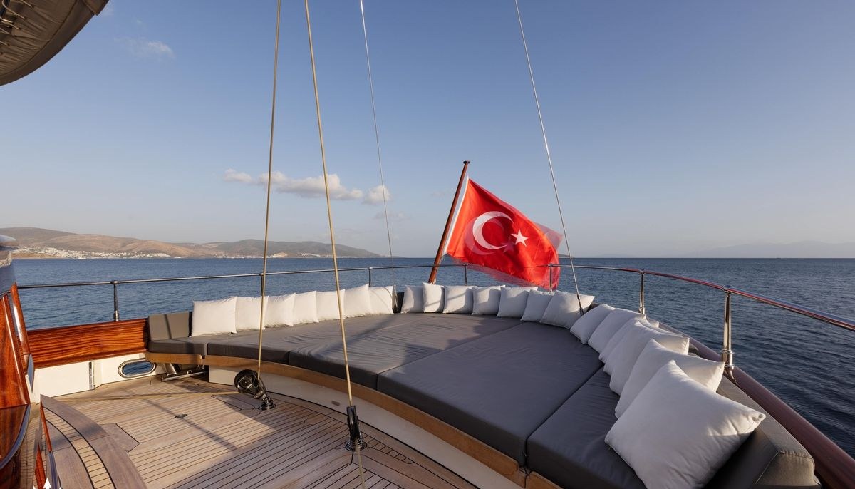 SALLYNA yacht charter 5