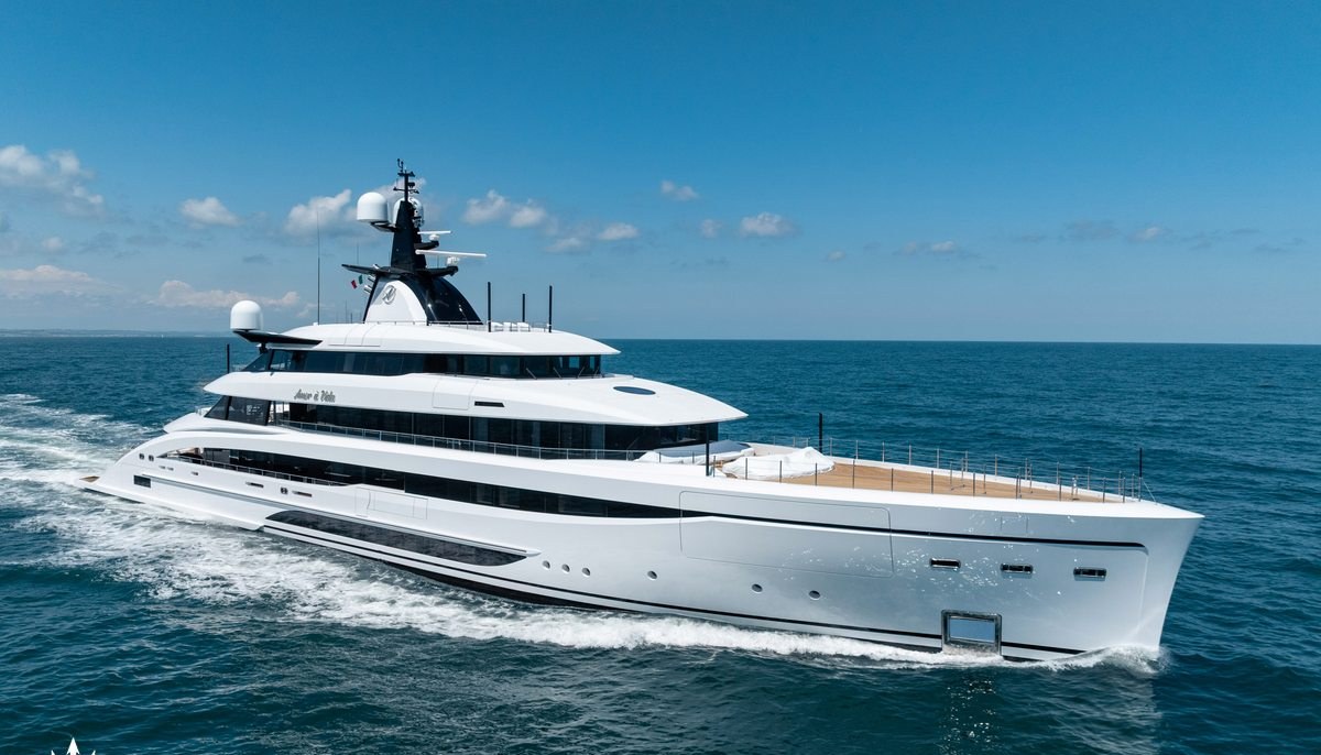 AMOR A VIDA yacht charter 2