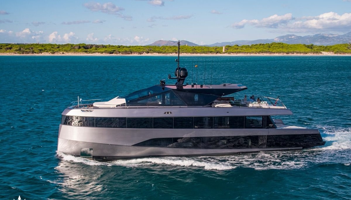 WHY200 yacht charter 2