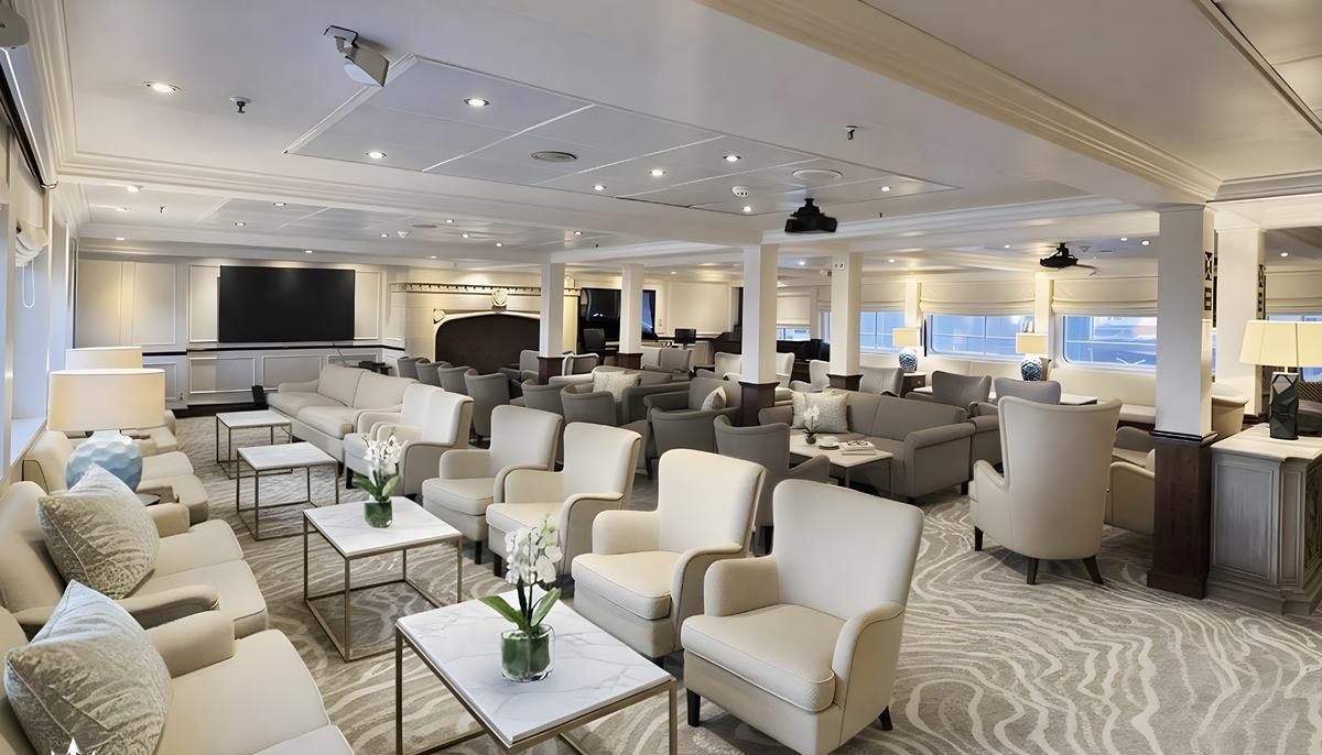 BLUE ZEPHYR yacht charter 3