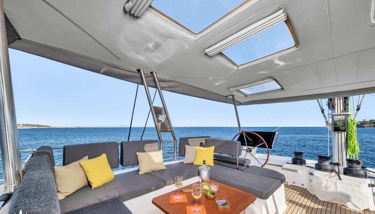 NEOW yacht charter 5