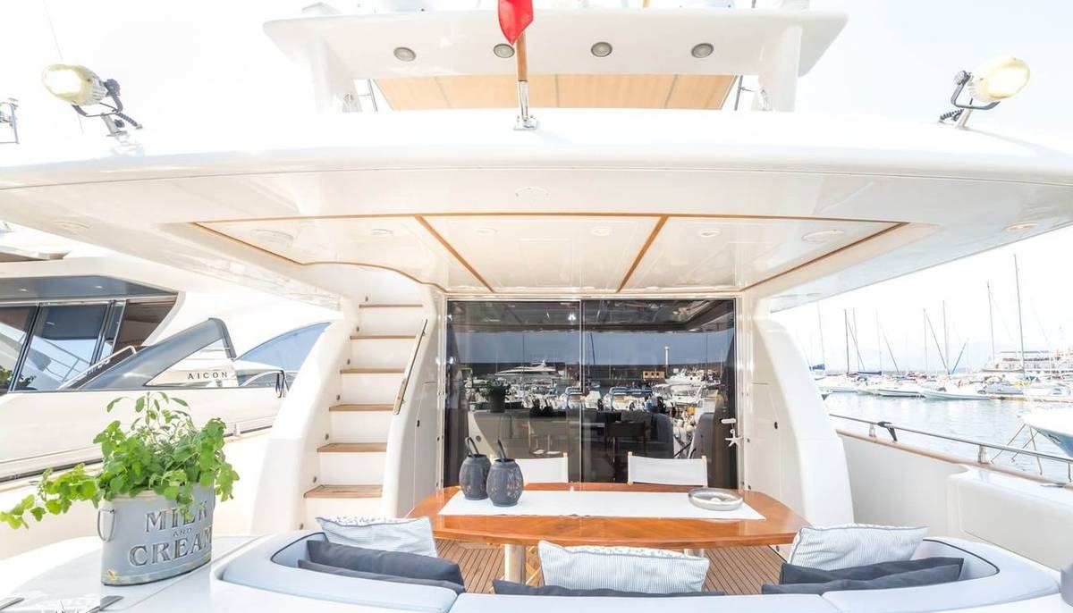 STRADIVARIA yacht charter 4