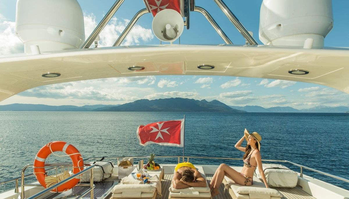 THEORIS yacht charter 4