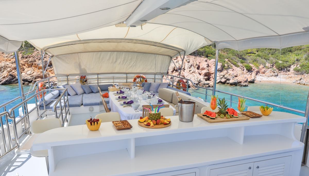 CANARIA yacht charter 5
