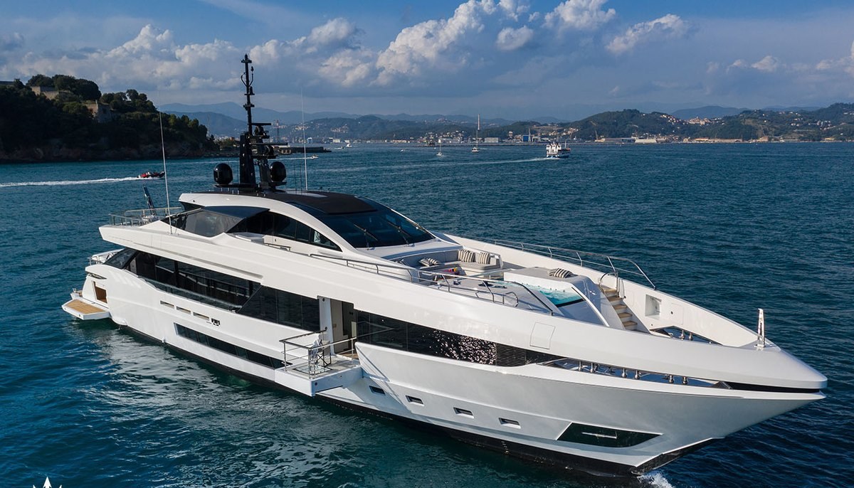 MANGUSTA GRANSPORT 45 yacht charter 2