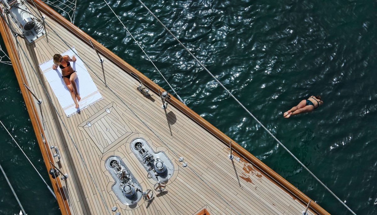 GWEILO yacht charter 3