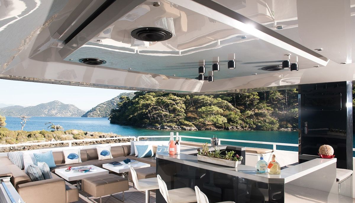 SUN yacht charter 4