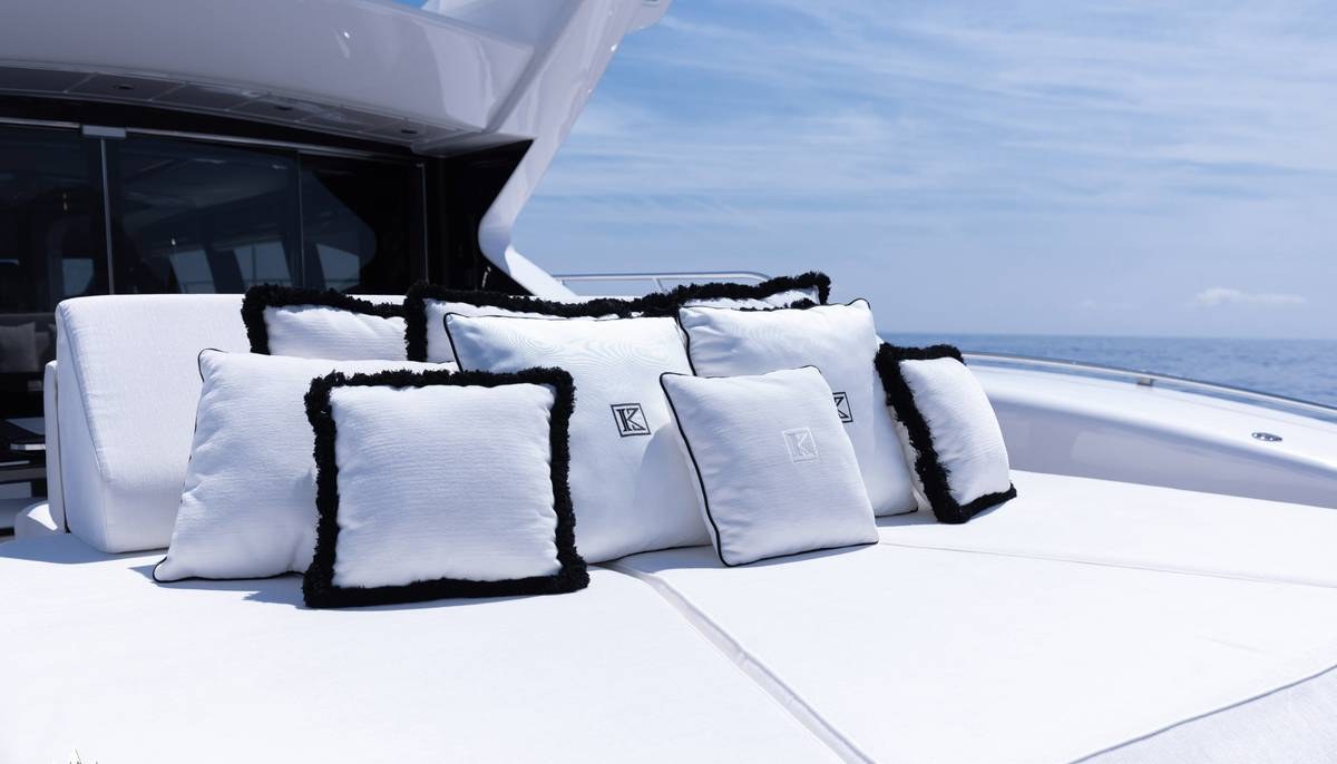1K yacht charter 5