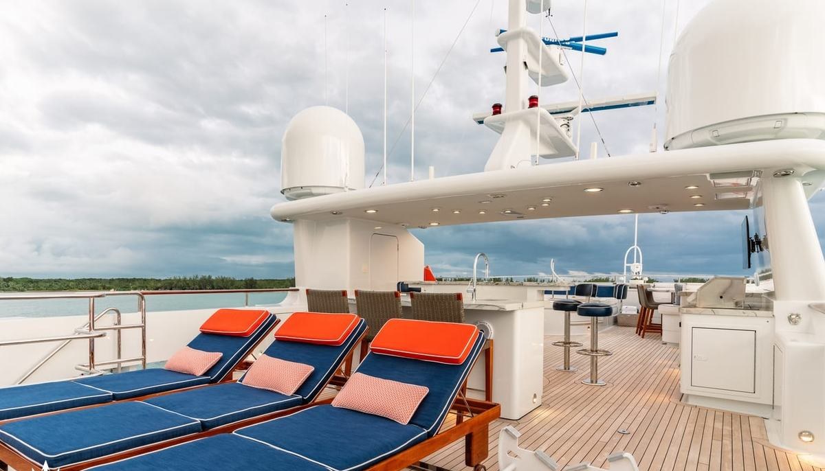 ALTA yacht charter 3