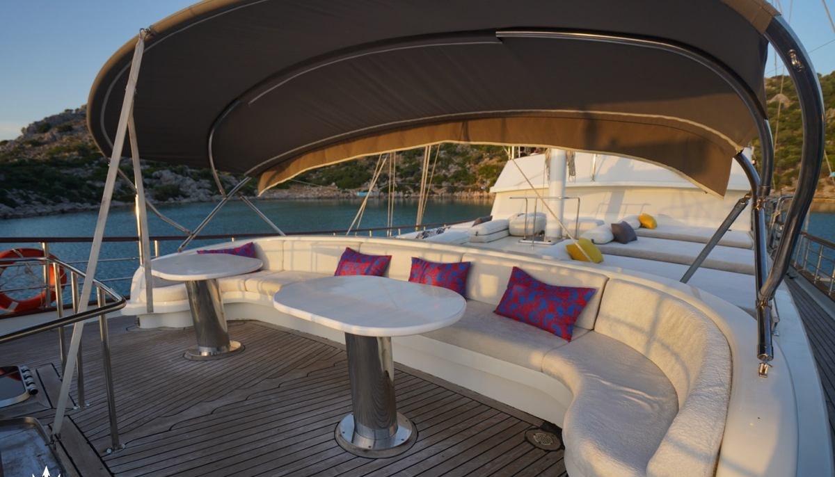 PRENSES ESILA yacht charter 3