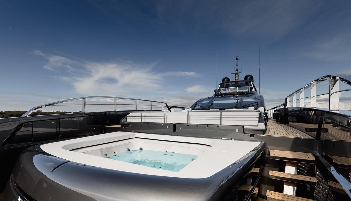 LADY FIRST yacht charter 3