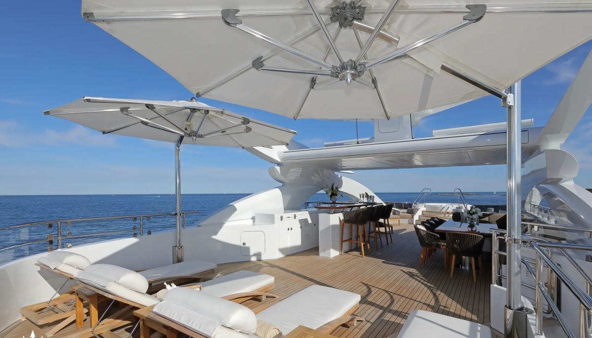 MADO yacht charter 4