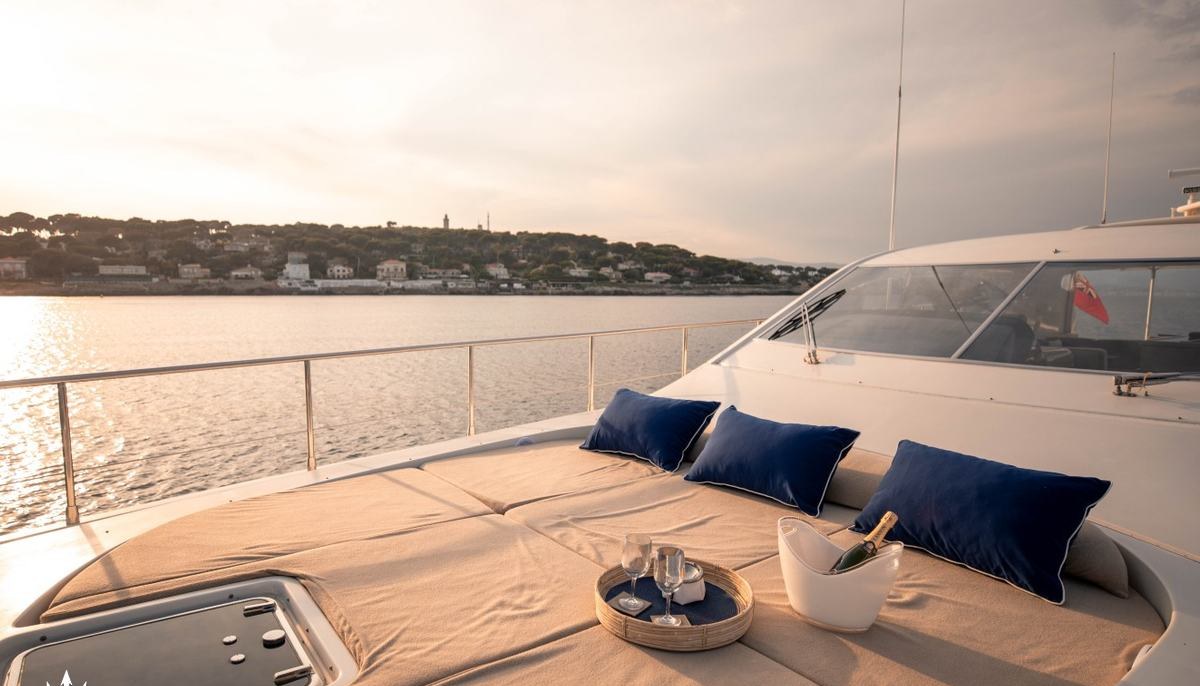 ELLERY A yacht charter 3