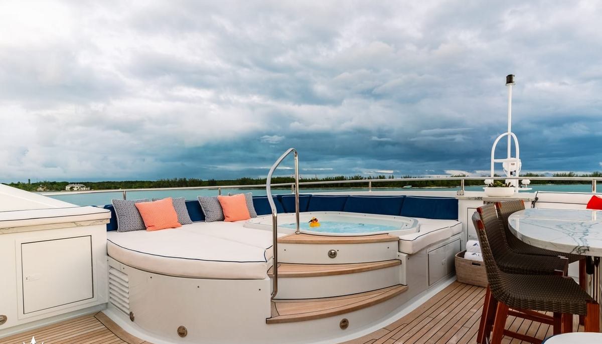 ALTA yacht charter 4