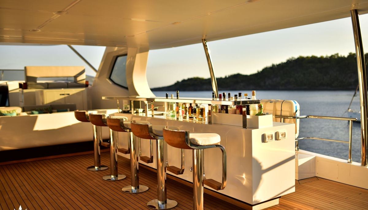 LOVE T yacht charter 4
